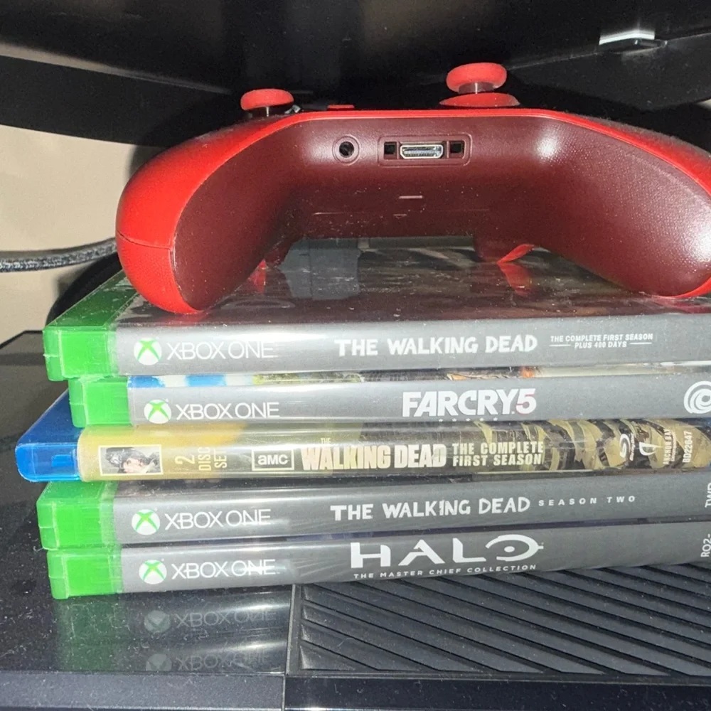 Xbox one with wireless controller and games